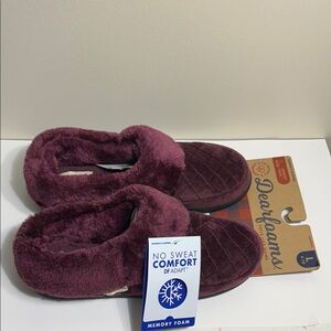 Dearfoams Plush Maroon Slippers